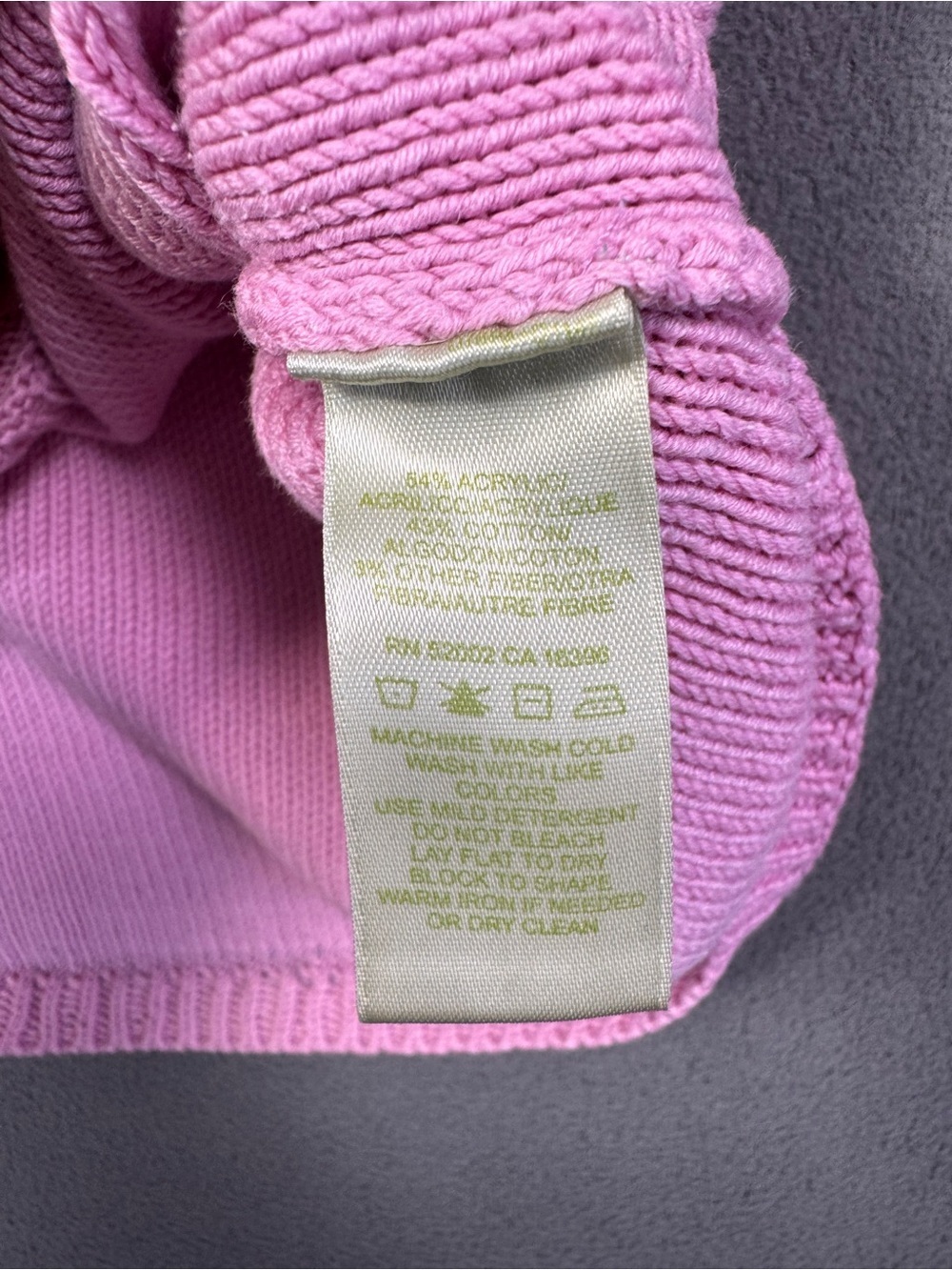 Sigrid Olsen Pink 3/4 Sleeve V-Neck Knit Top, Hem and Neckline Detail, Medium - Picture 9 of 12